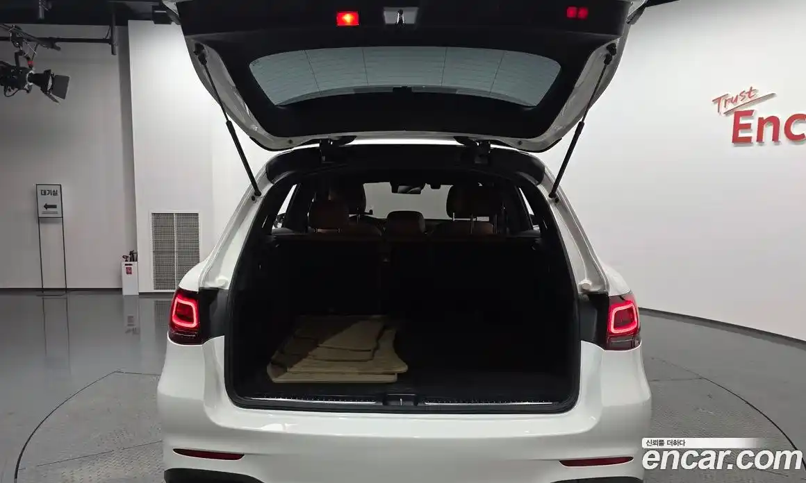 Mercedes-Benz GLC-Class 2022 2.0 автомат (гидро), фото 25