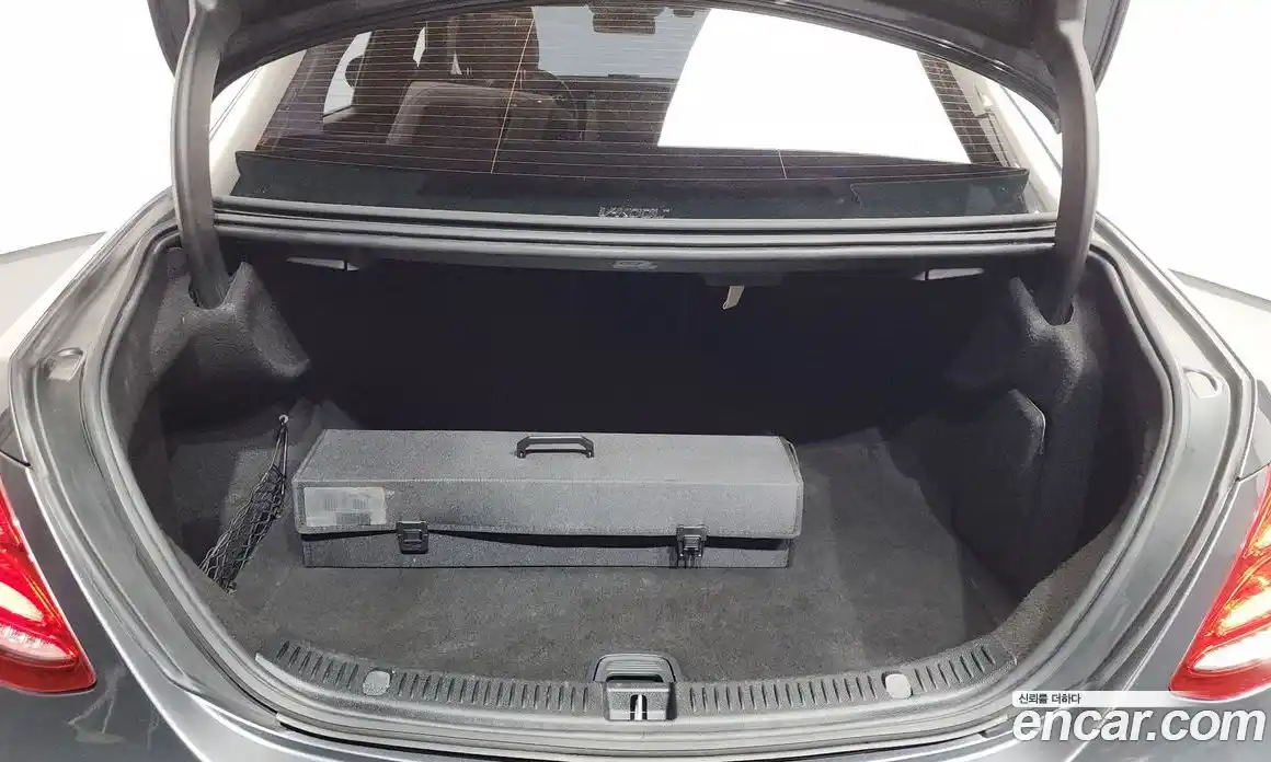 Mercedes-Benz E-Class 2018 2.0 гидро, фото 24 Mercedes-Benz E-Class 2018 2.0 гидро, фото 24