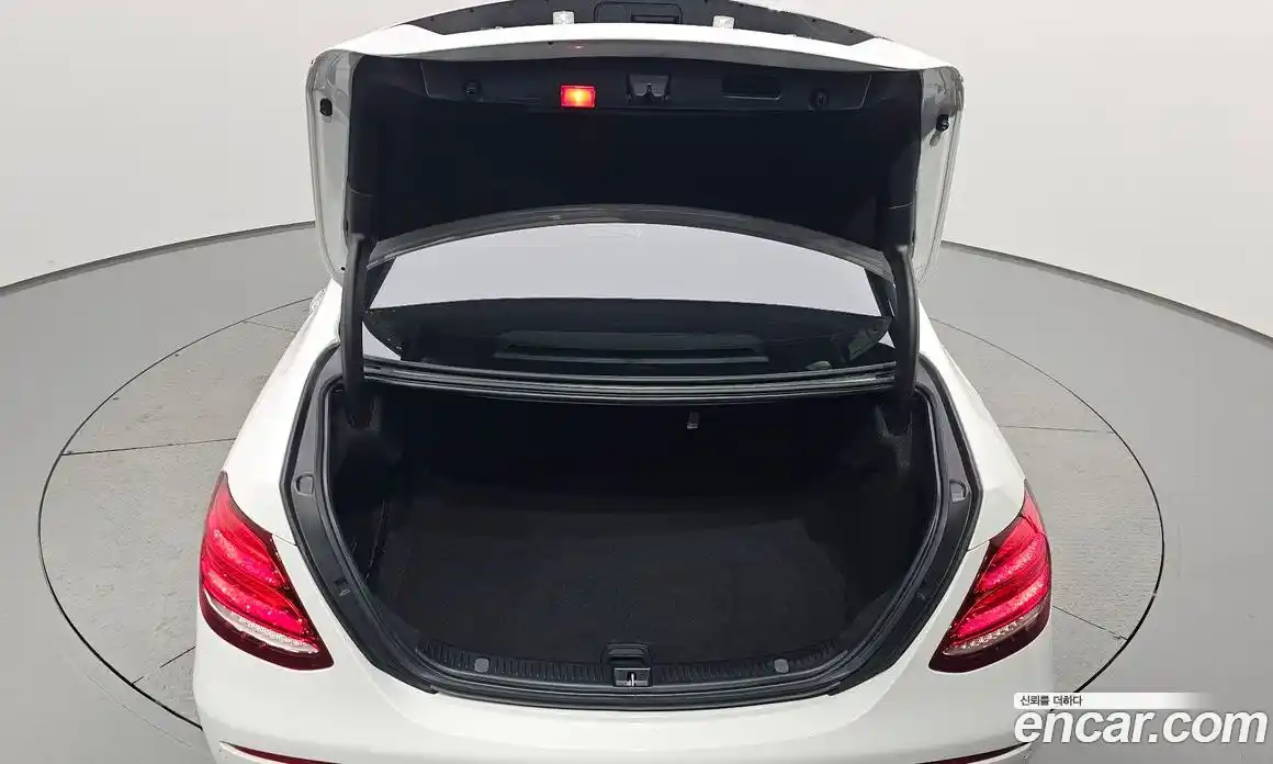 Mercedes-Benz E-Class 2019 2.0 автомат (гидро), фото 23