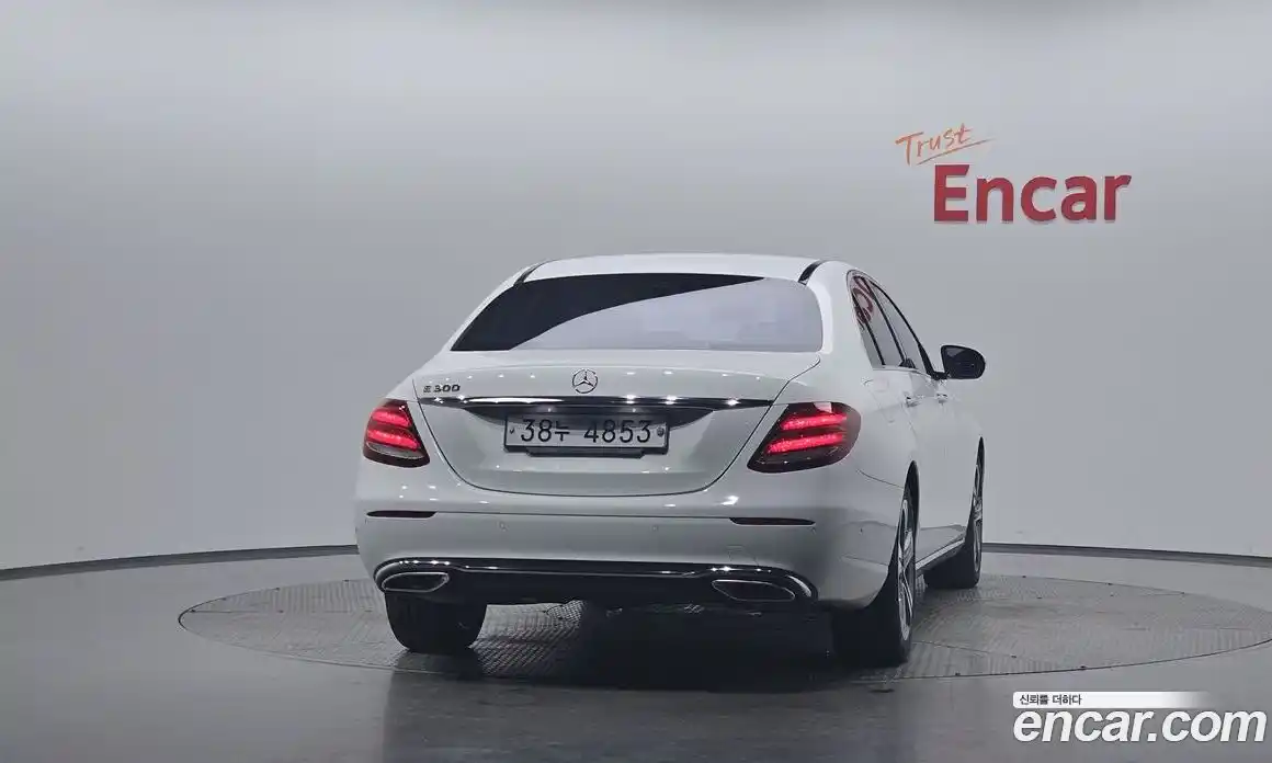 Mercedes-Benz E-Class 2019 2.0 автомат (гидро), фото 4