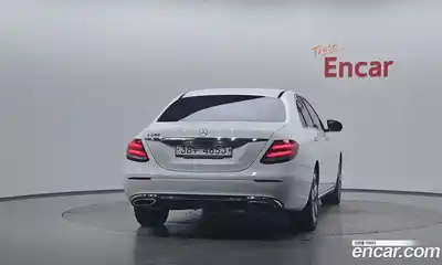 Mercedes-Benz E-Class 2019 2.0 автомат (гидро), миниатюра 4