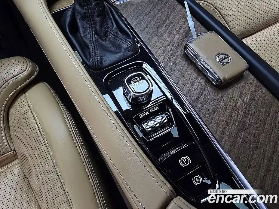 Volvo XC90 2019 2.0 автомат (гидро), фото 16