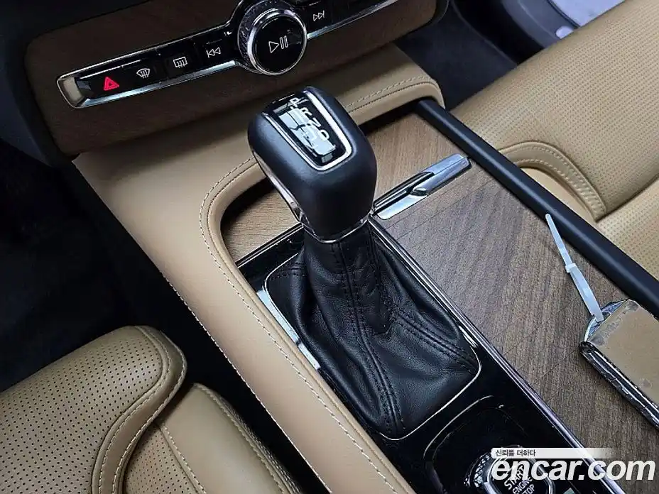 Volvo XC90 2019 2.0 автомат (гидро), фото 9