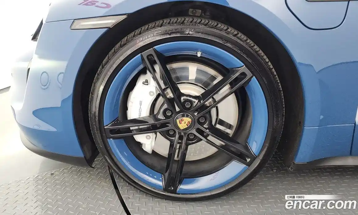 Porsche Taycan 2022 0.1 автомат (гидро), фото 5