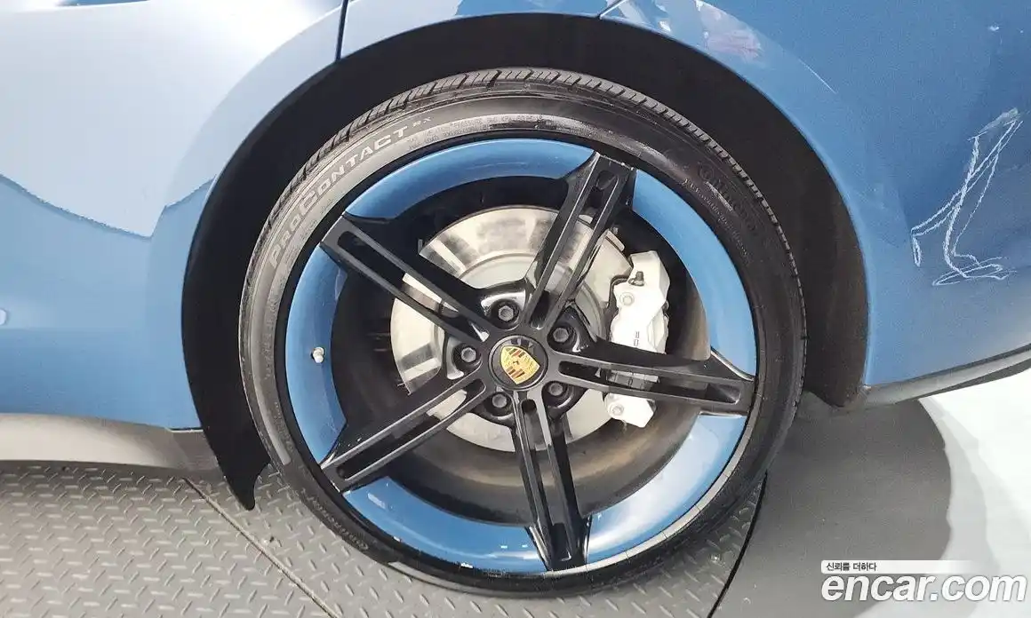 Porsche Taycan 2022 0.1 автомат (гидро), фото 7