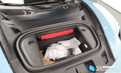 Porsche Taycan 2021 0.1 автомат (гидро), миниатюра 6