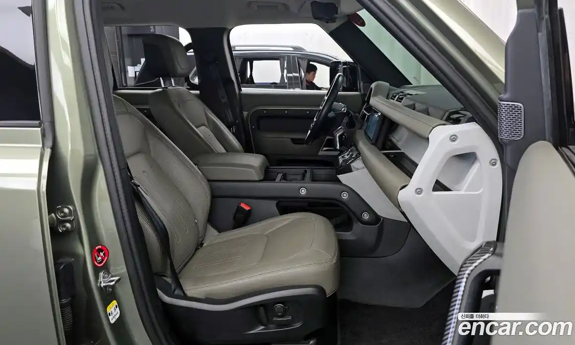Land Rover Defender 2022 3.0 автомат (гидро), фото 16