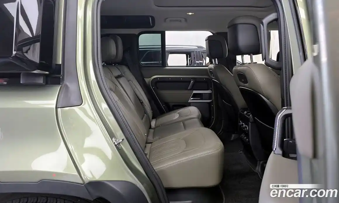 Land Rover Defender 2022 3.0 автомат (гидро), фото 17