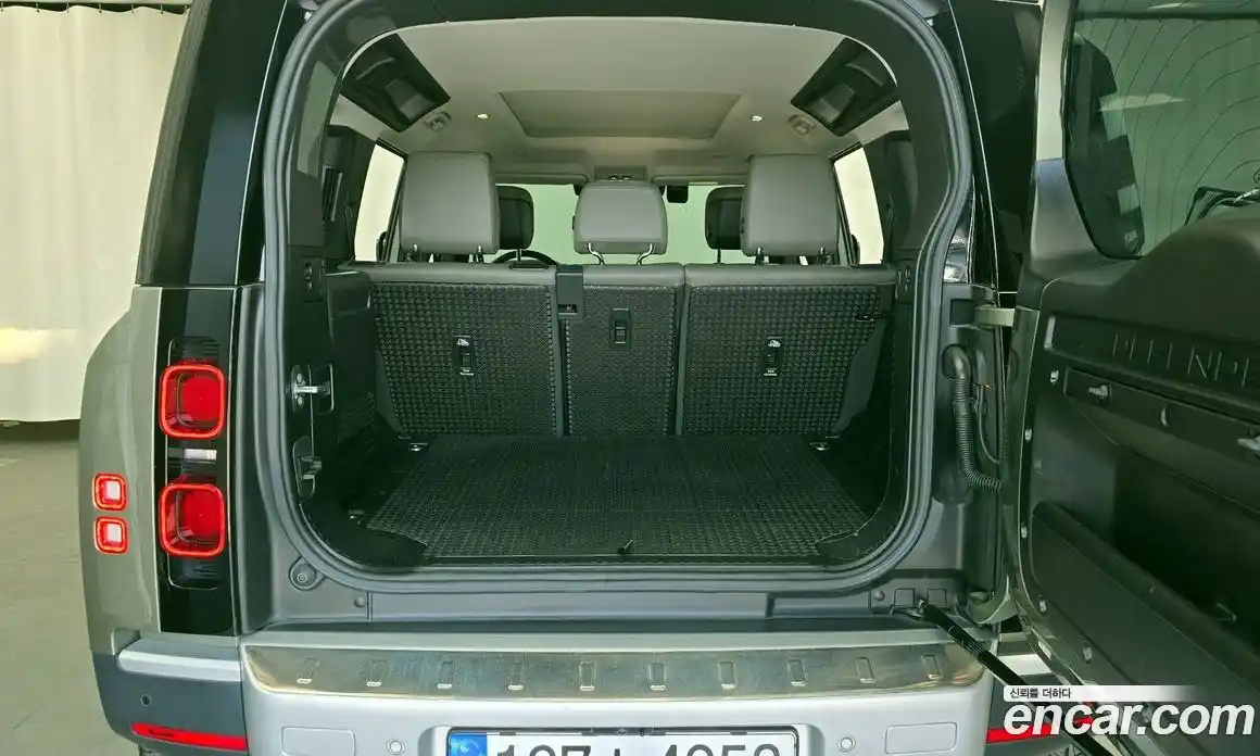 Land Rover Defender 2022 3.0 автомат (гидро), фото 26