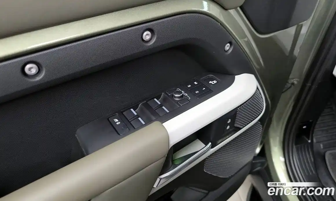 Land Rover Defender 2022 3.0 автомат (гидро), фото 27