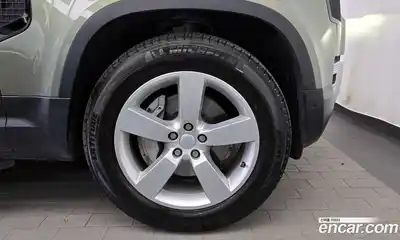 Land Rover Defender 2022 3.0 автомат (гидро), миниатюра 7