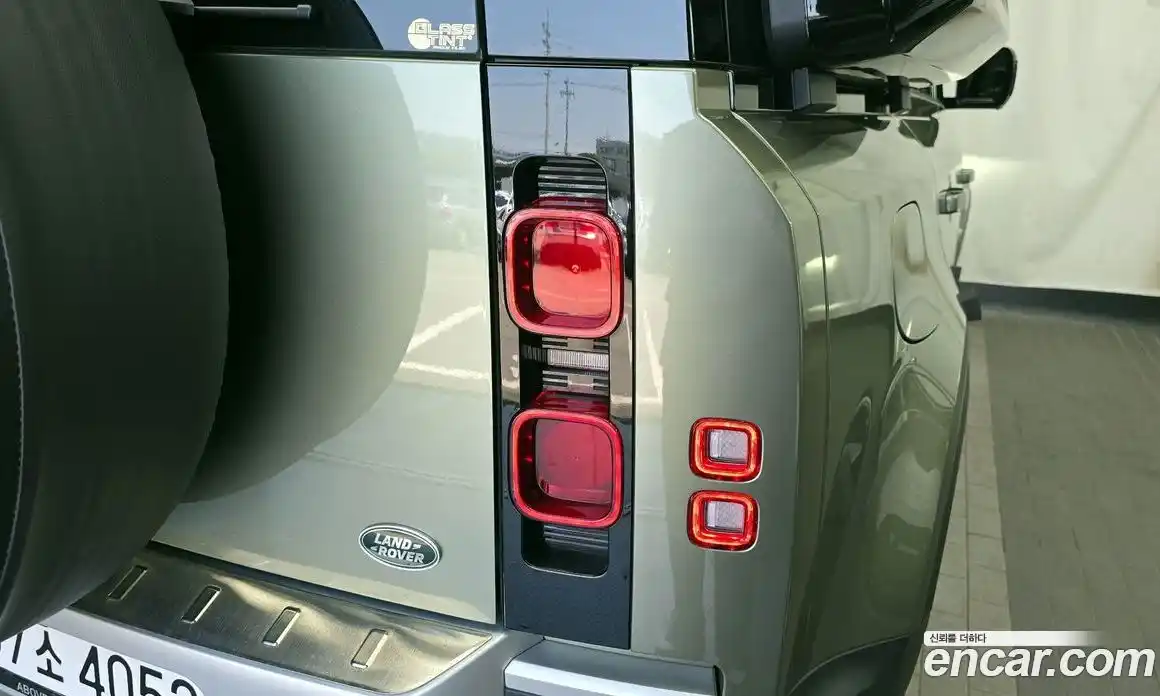 Land Rover Defender 2022 3.0 автомат (гидро), фото 9