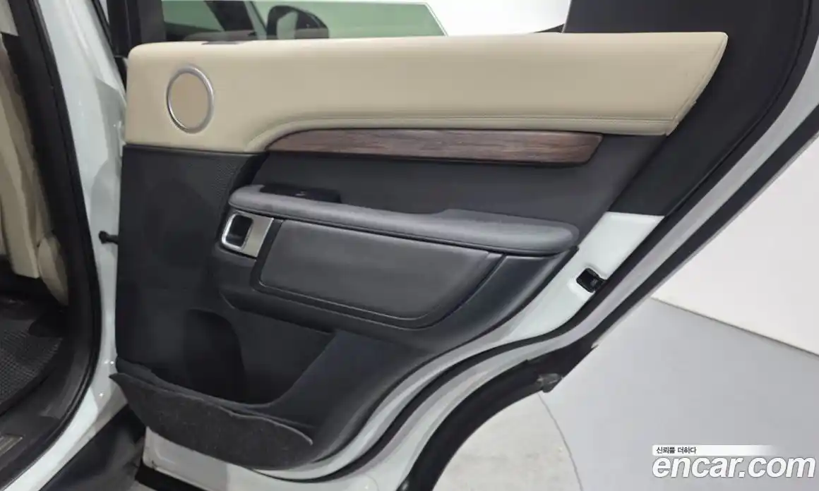 Land Rover Discovery 2019 3.0 автомат (гидро), фото 15