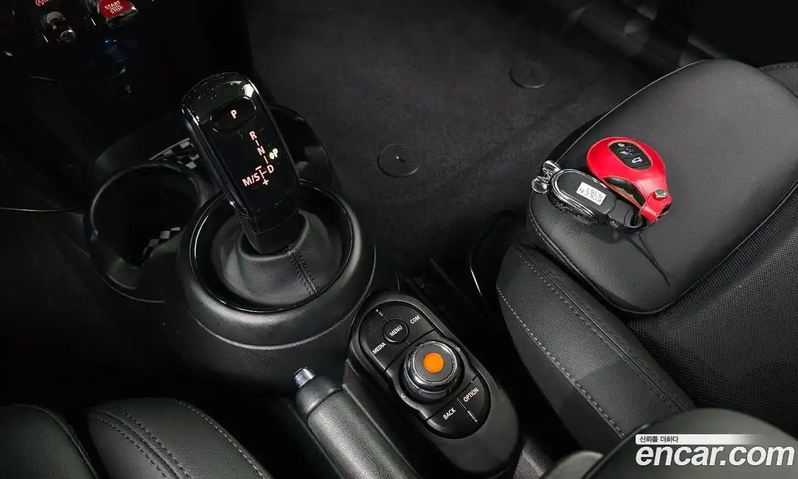 Mini Cooper 2022 1.5 автомат (гидро), фото 12