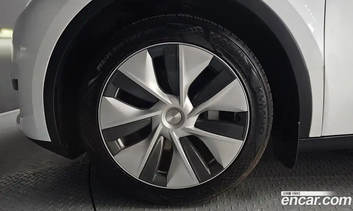 Tesla Model Y 2024 0.2 гидро, фото 5