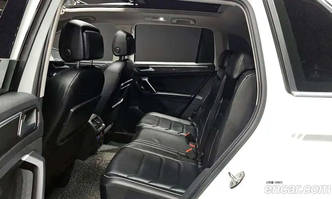 Volkswagen Tiguan 2018 2.0 автомат (гидро), фото 17