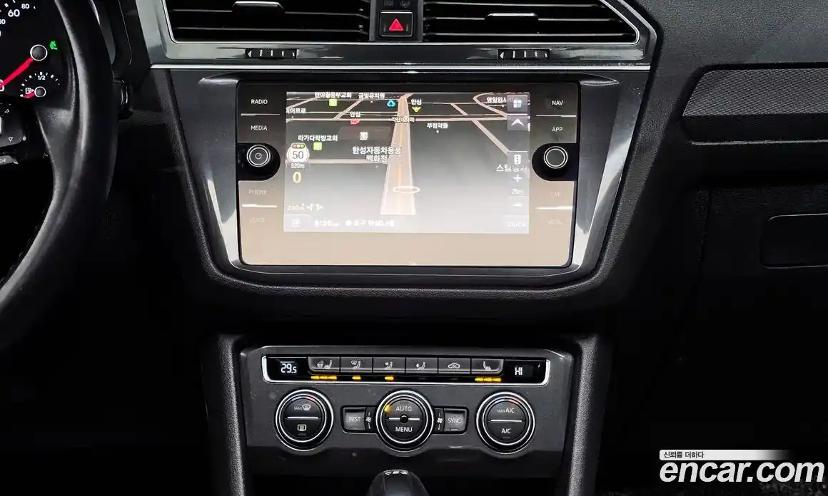 Volkswagen Tiguan 2018 2.0 автомат (гидро), фото 20