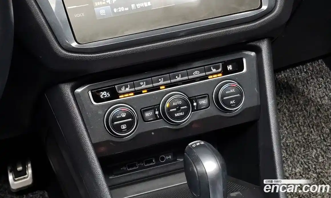Volkswagen Tiguan 2018 2.0 автомат (гидро), фото 31