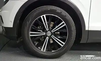 Volkswagen Tiguan 2018 2.0 автомат (гидро), миниатюра 4
