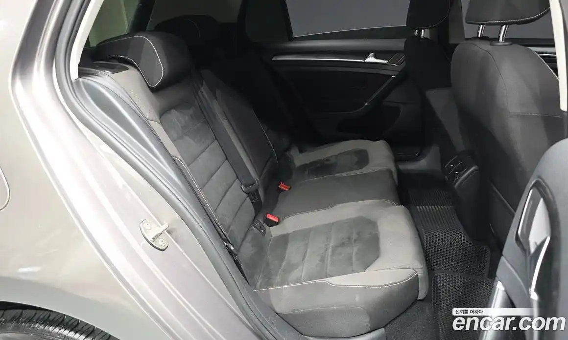 Volkswagen Golf 2013 1.6 автомат (гидро), фото 12