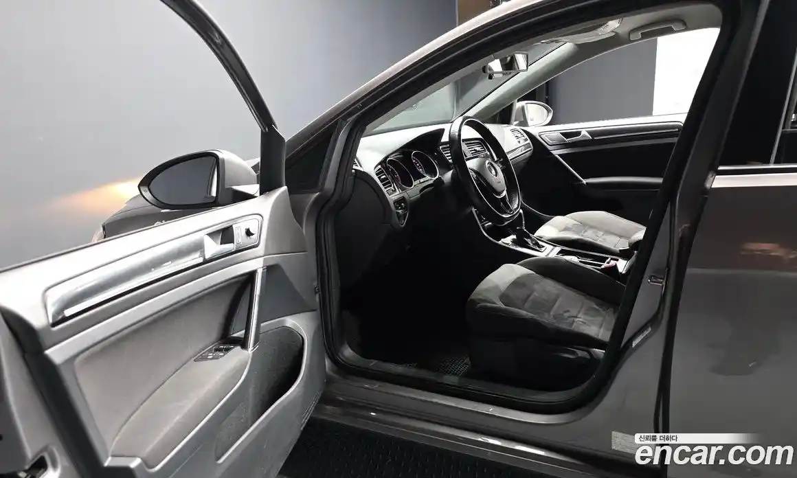 Volkswagen Golf 2013 1.6 автомат (гидро), фото 10