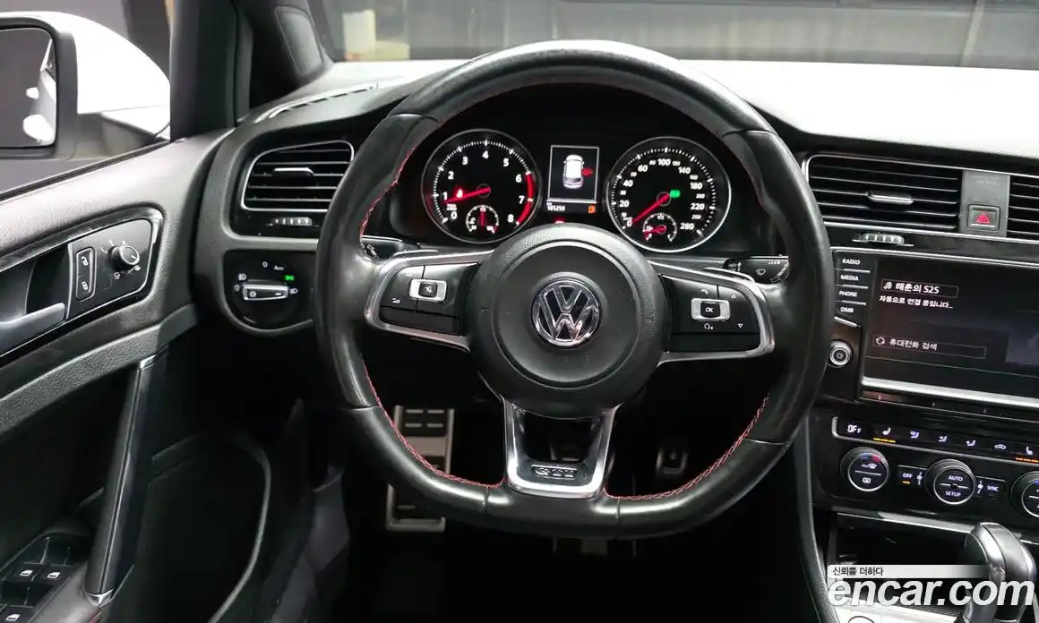 Volkswagen Golf 2014 2.0 автомат (гидро), фото 13