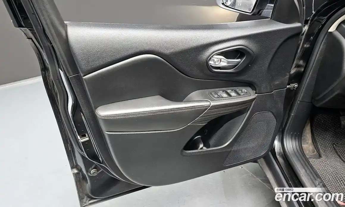 Jeep Cherokee 2017 2.4 автомат (гидро), фото 14