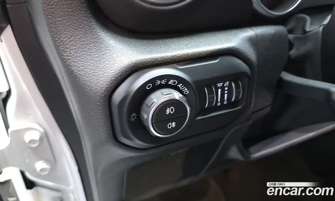 Jeep Wrangler 2019 2.0 автомат (гидро), фото 19