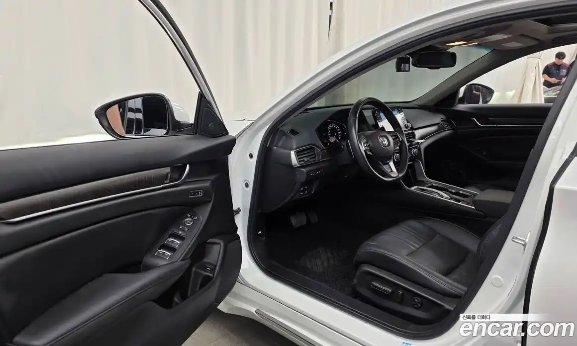 Honda Accord 2022 2.0 автомат (гидро), фото 13