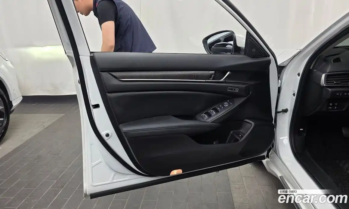 Honda Accord 2022 2.0 автомат (гидро), фото 14