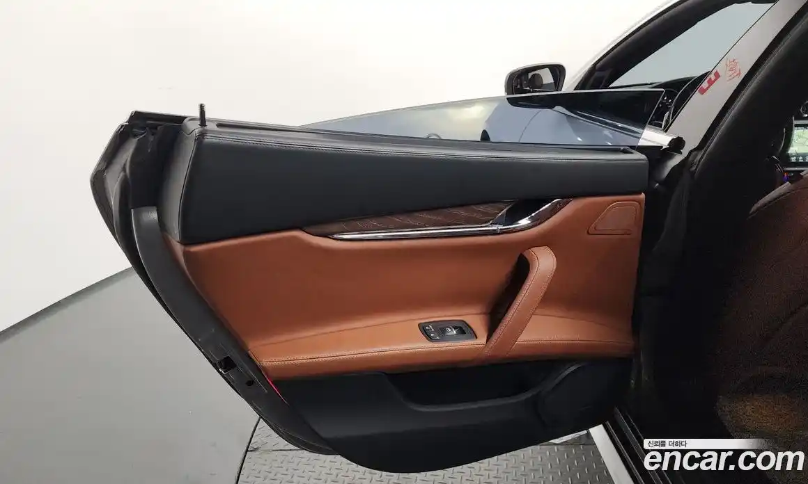 Maserati Quattroporte 2016 3.0 гидро, фото 14
