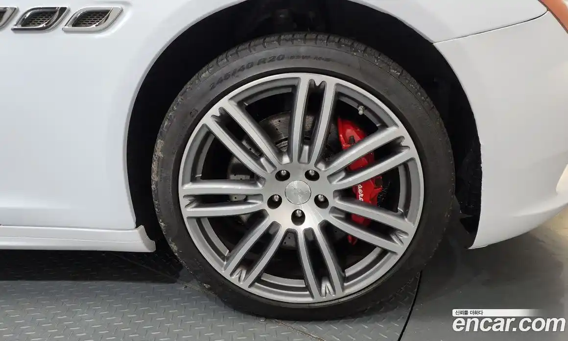 Maserati Quattroporte 2016 3.0 гидро, фото 6