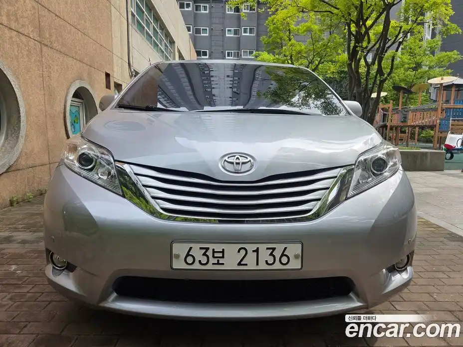 Toyota Sienna 2014 3.5 гидро, фото 3