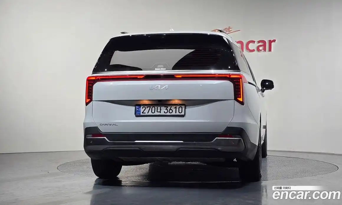 Kia Carnival 2023 2.2 автомат (гидро), фото 4