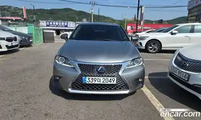Lexus CT200h