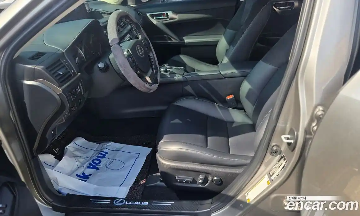 Lexus CT200h 2020 1.8 гидро, фото 17