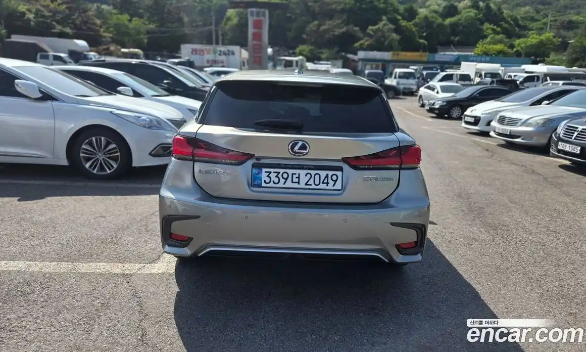 Lexus CT200h 2020 1.8 гидро, фото 4