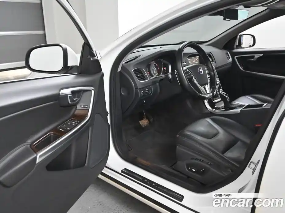 Volvo S60 2018 2.0 автомат (гидро), фото 9
