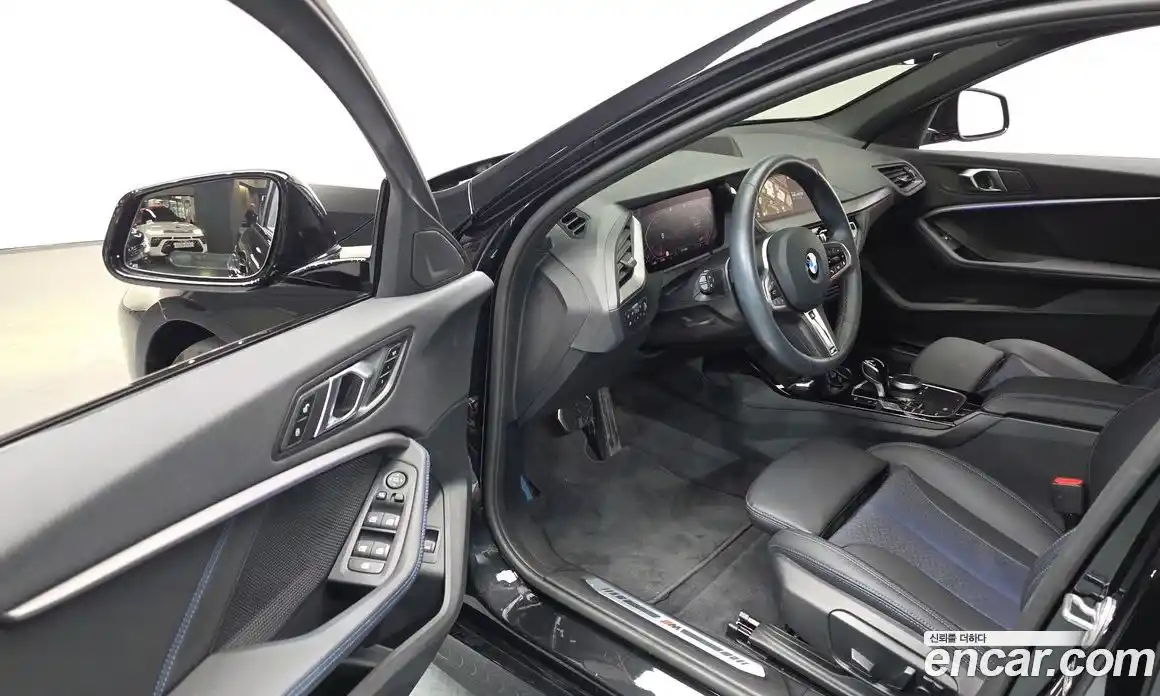 BMW 1 серия 2023 2.0 автомат (гидро), фото 11