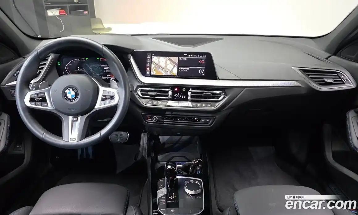 BMW 1 серия 2023 2.0 автомат (гидро), фото 7