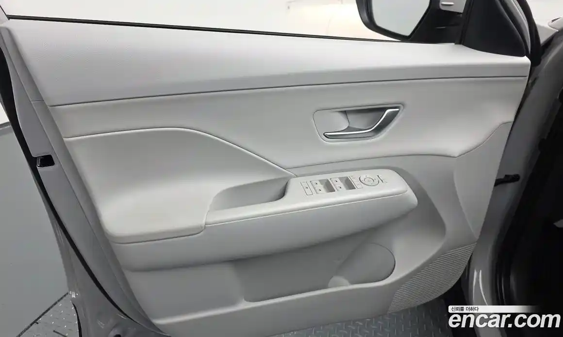 Hyundai Kona 2023 1.6 автомат (гидро), фото 14