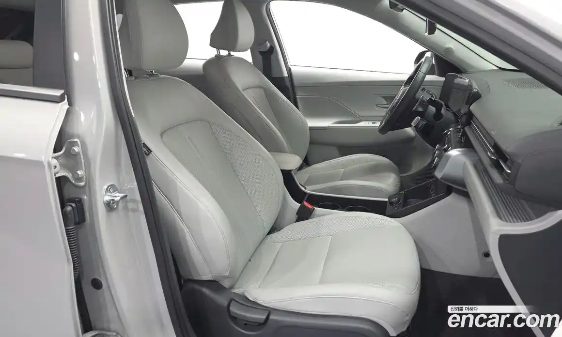 Hyundai Kona 2023 1.6 автомат (гидро), фото 18