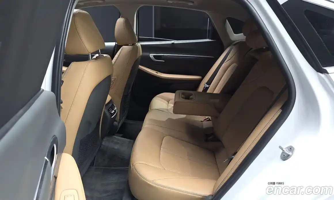 Hyundai Sonata 2023 1.6 автомат (гидро), фото 17