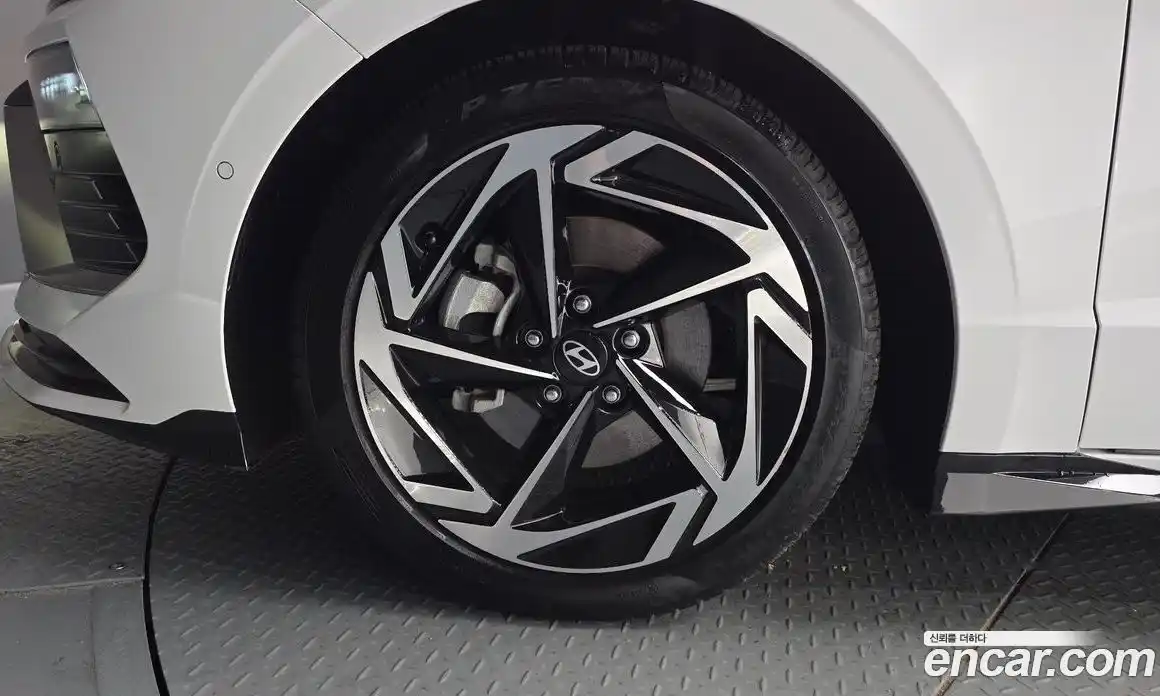 Hyundai Sonata 2023 1.6 автомат (гидро), фото 4