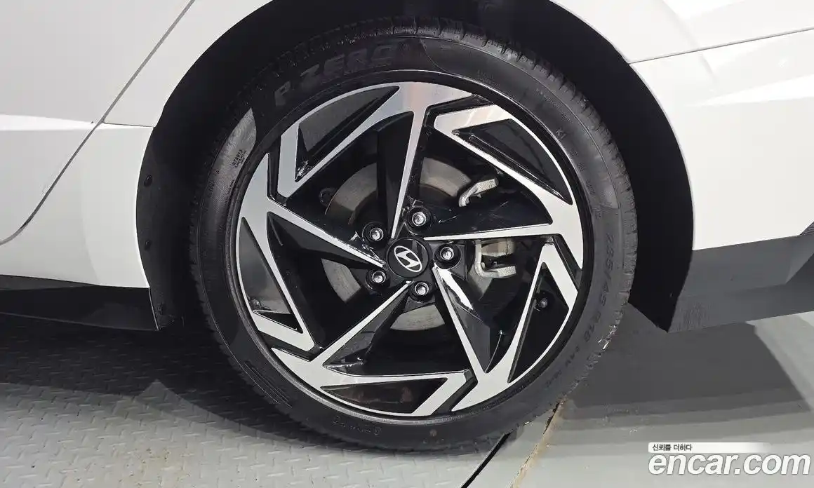 Hyundai Sonata 2023 1.6 автомат (гидро), фото 6