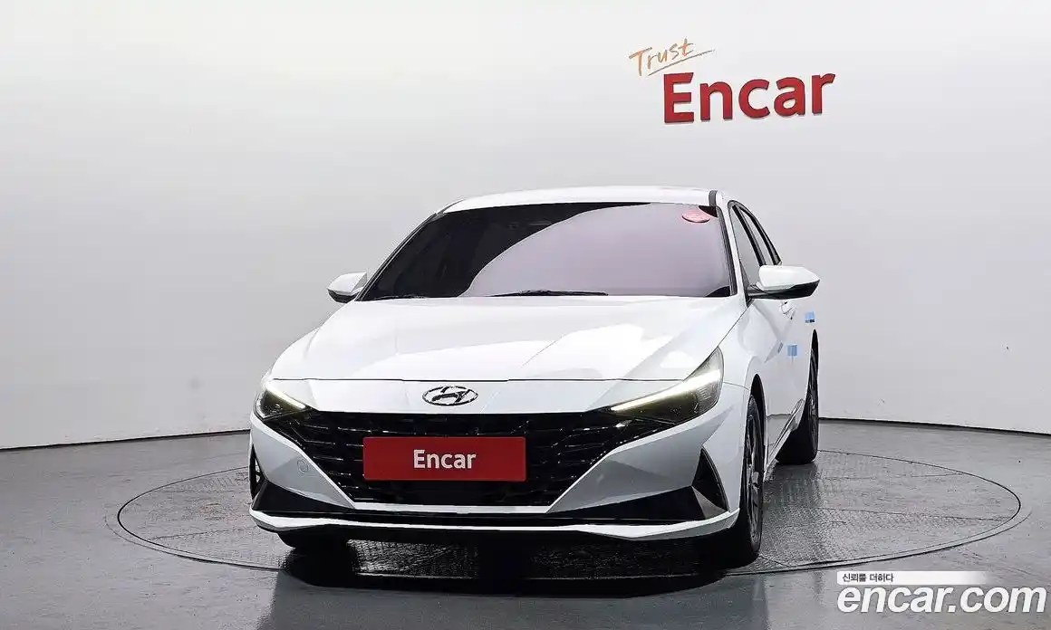Hyundai Avante 2022 1.6 автомат (гидро), фото 3