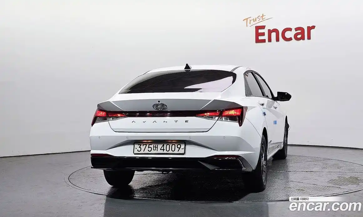 Hyundai Avante 2022 1.6 автомат (гидро), фото 4