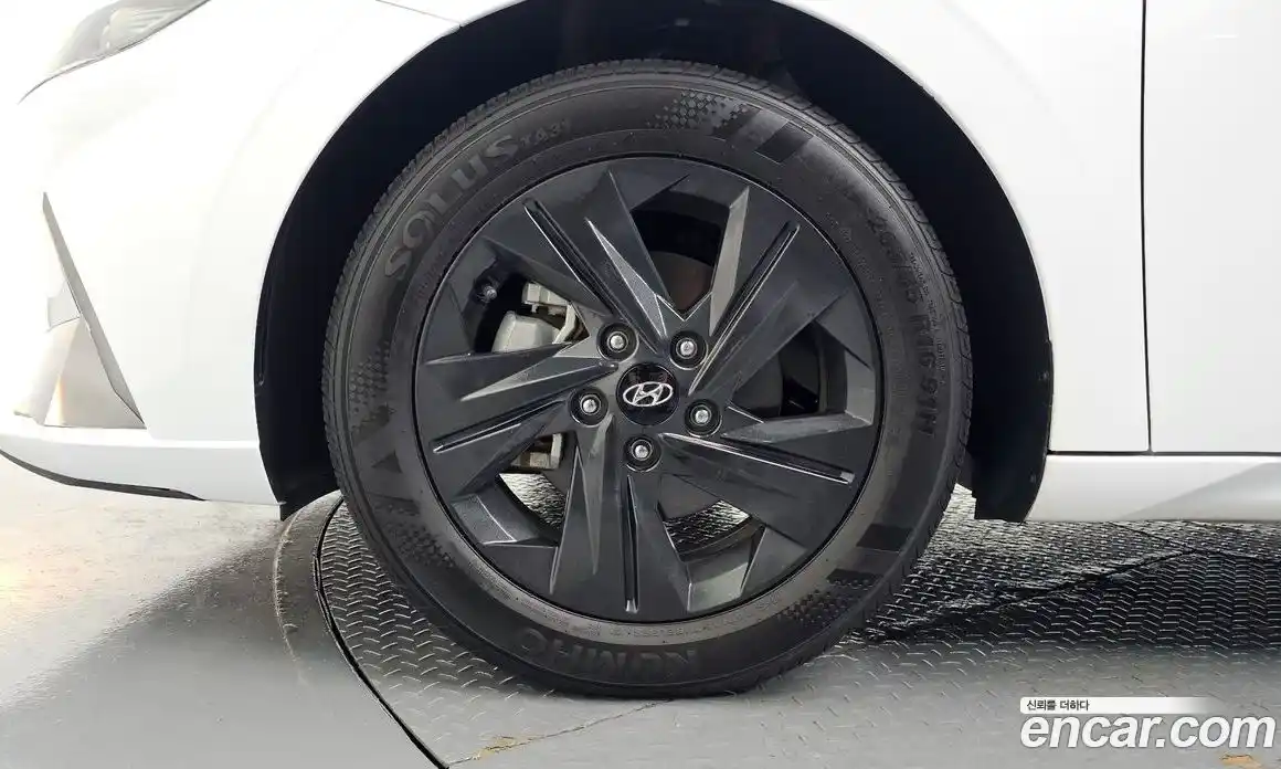 Hyundai Avante 2022 1.6 автомат (гидро), фото 5