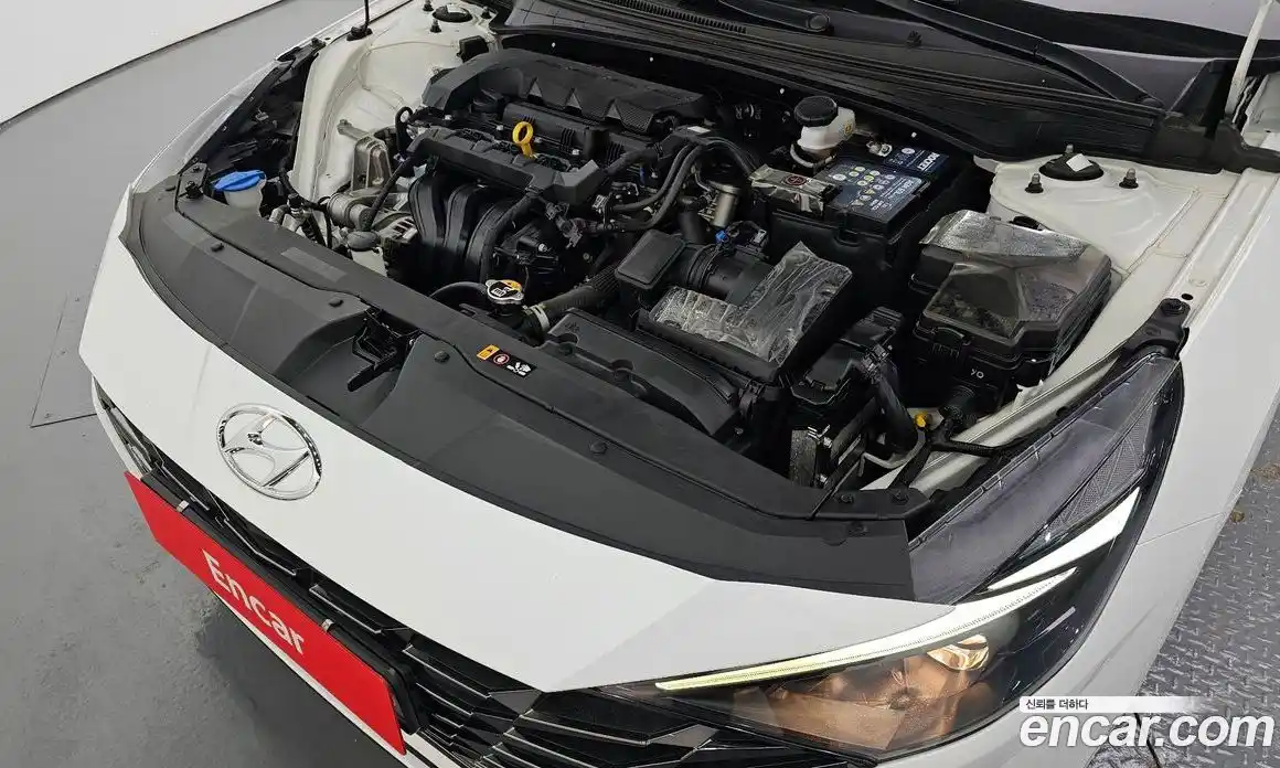 Hyundai Avante 2022 1.6 автомат (гидро), фото 6