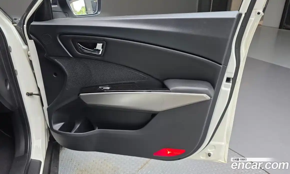 SsangYong TIBOLI 2015 1.6 автомат (гидро), фото 15